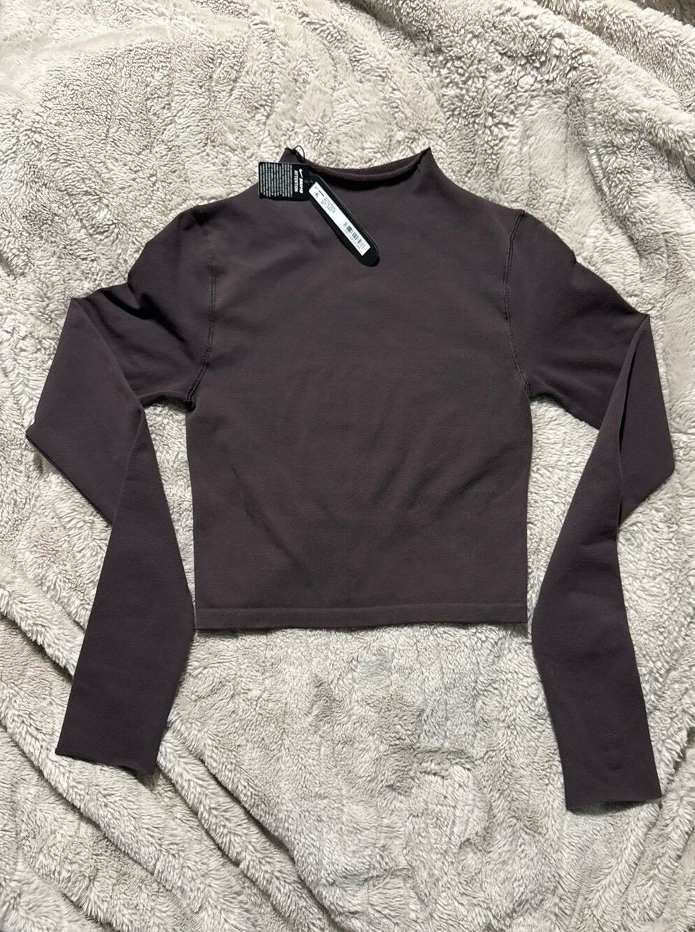 Nike Skims vintage seamless mock neck crop top - Picture 2 of 5